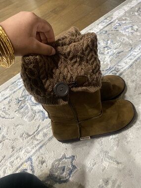 Muk Luks Brown Suede Ankle Boot Detail